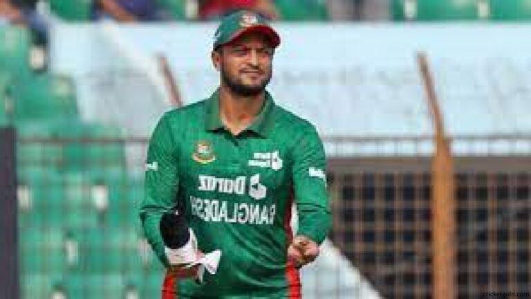 ৫ উইকেটের দিনে লঙ্কান বোলারদের দাপট