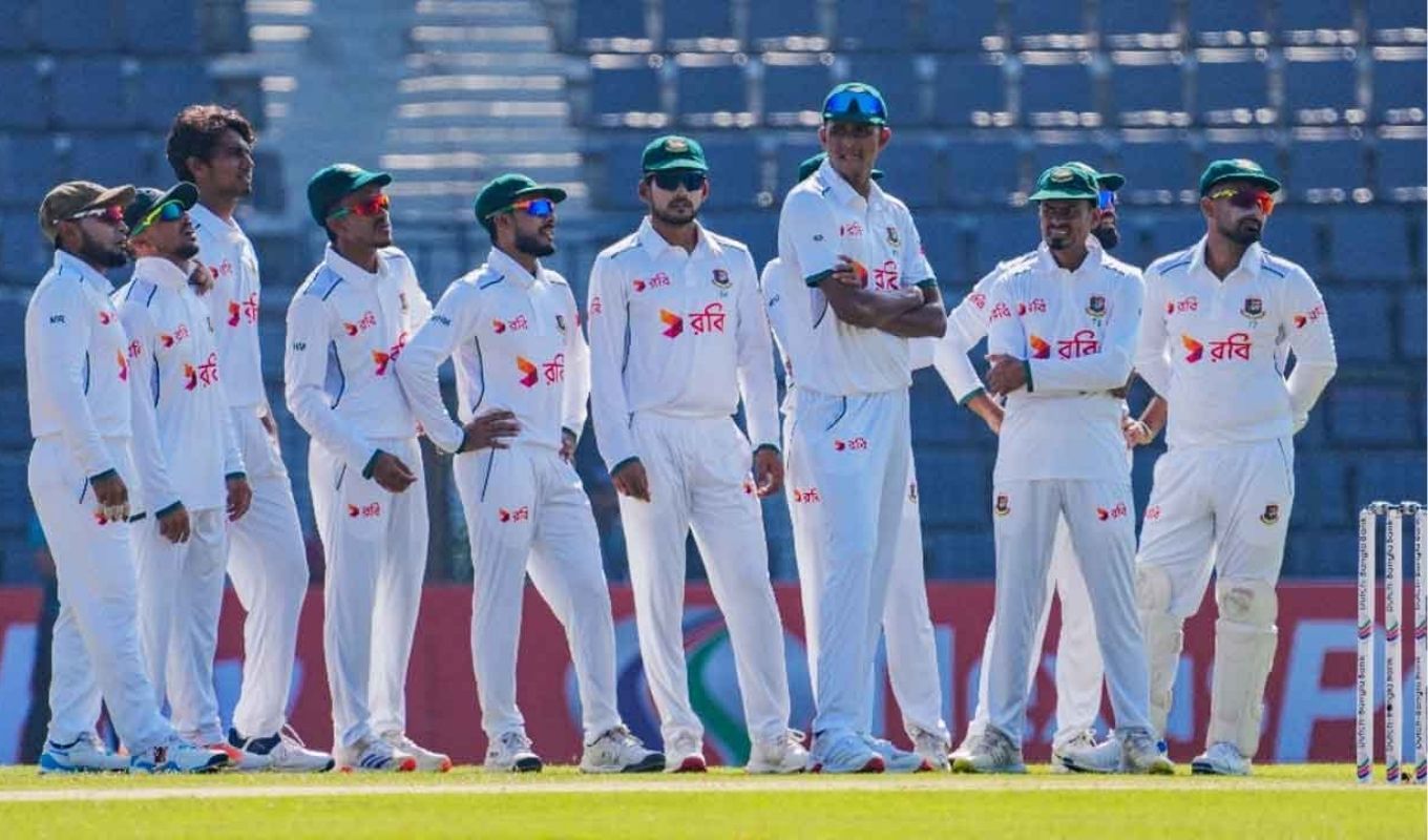 তিন ওভারে তিন ক্যাচ হাতছাড়া, রোদের তাপে ক্লান্ত বাংলাদেশ