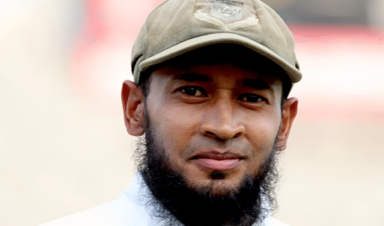 সেঞ্চুরি থেকে ৭ রান দূরে মুশফিক, তিন দিনে জয় রাজশাহীর