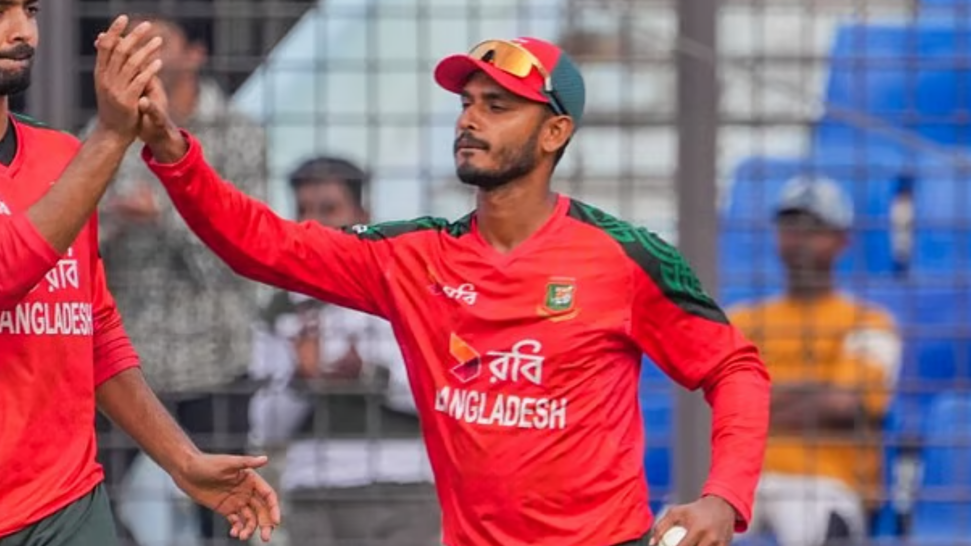মাঠজুড়ে যেন তিনি একাই—তানজিদের পাঁচ ক্যাচে বিশ্ব রেকর্ডের জন্ম ক্রিকেট গুরুকুল, GOLN
